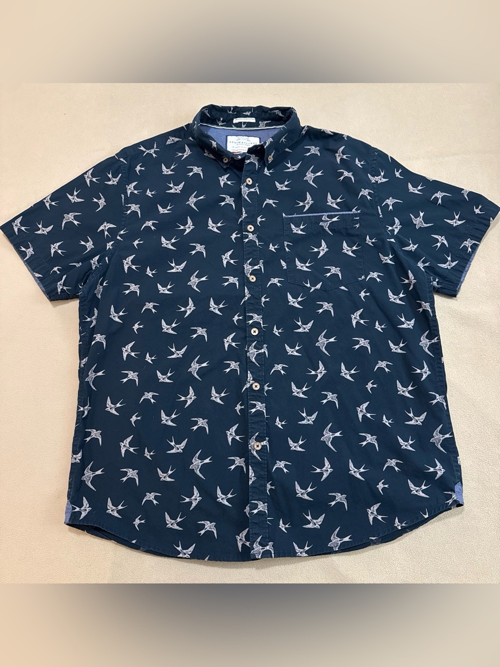Denim & Flower Navy Short-Sleeve Button-Down Shirt with White Swallow Print